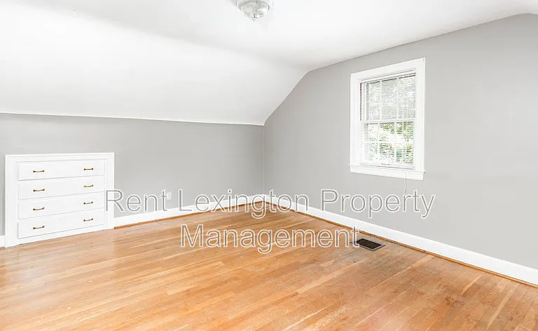 123 Barberry Ln — Photo 16