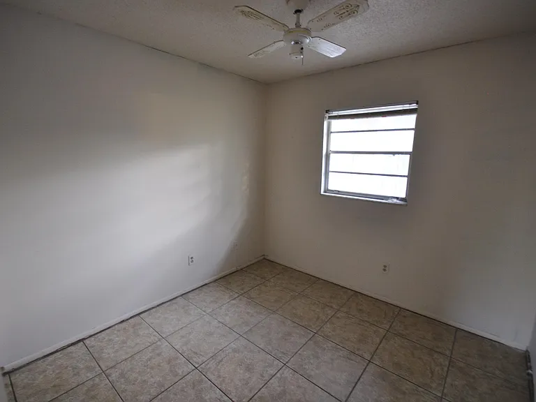 135 Lake Harriet Dr — Photo 10