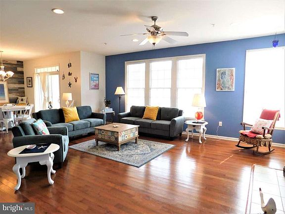 5th image of 212 October Glory Ave #C