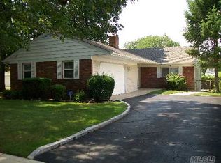 2136 Maple St, Baldwin, NY 11510