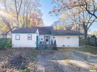 1202 S 3rd St, Pekin, IL