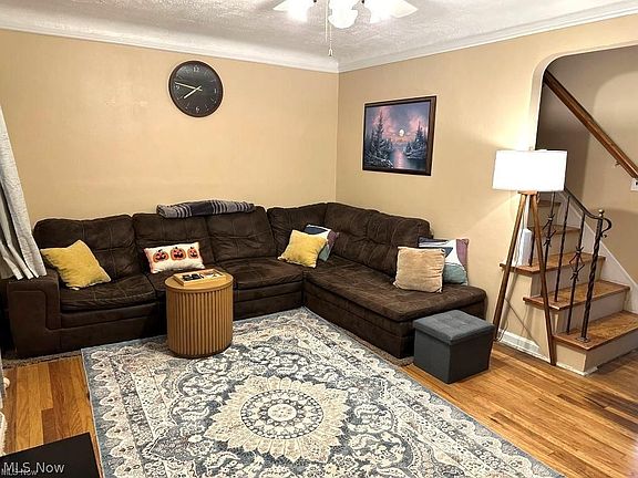 3rd image of 5926 Deering Ave
