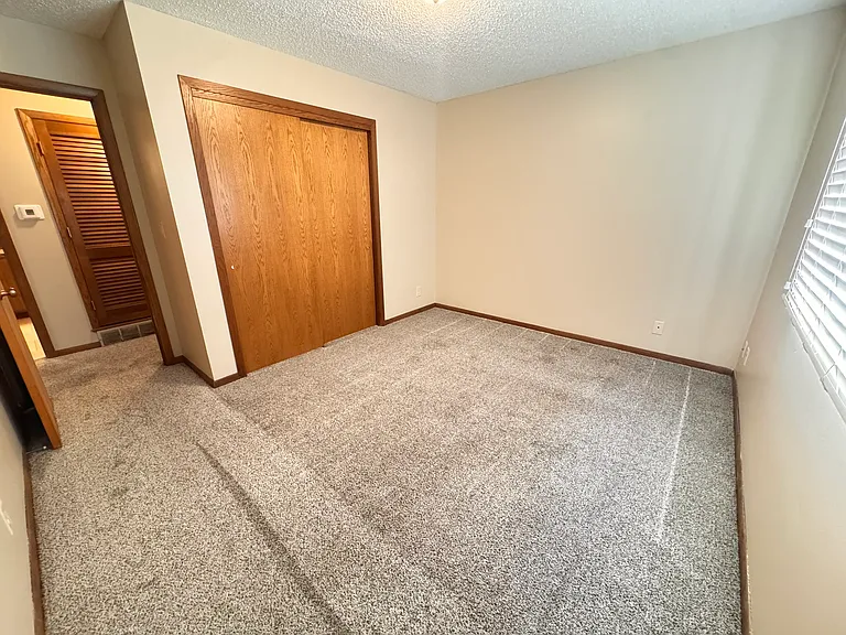 5120 Emerald Dr #12 — Photo 8
