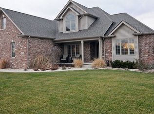 9925 Mathews St, Crown Point, IN 46307