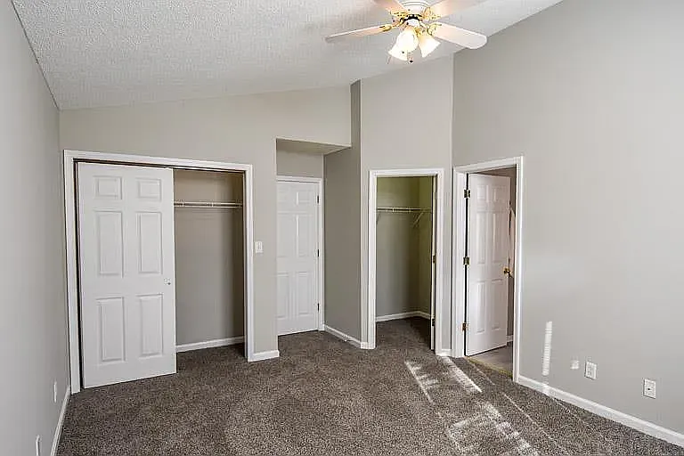 4301 E Whitley Dr — Photo 30