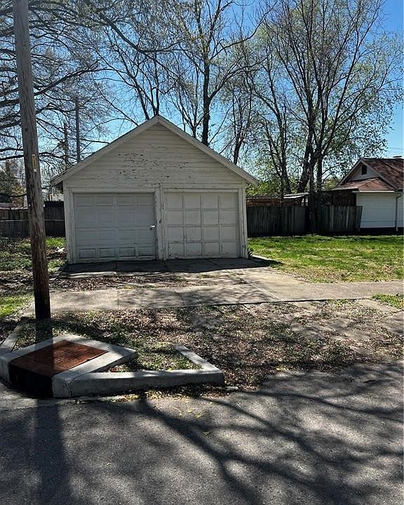 2nd image of 1123 N 26th St