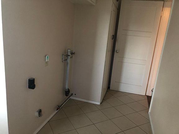 5th image of 1521 N Altadena Dr