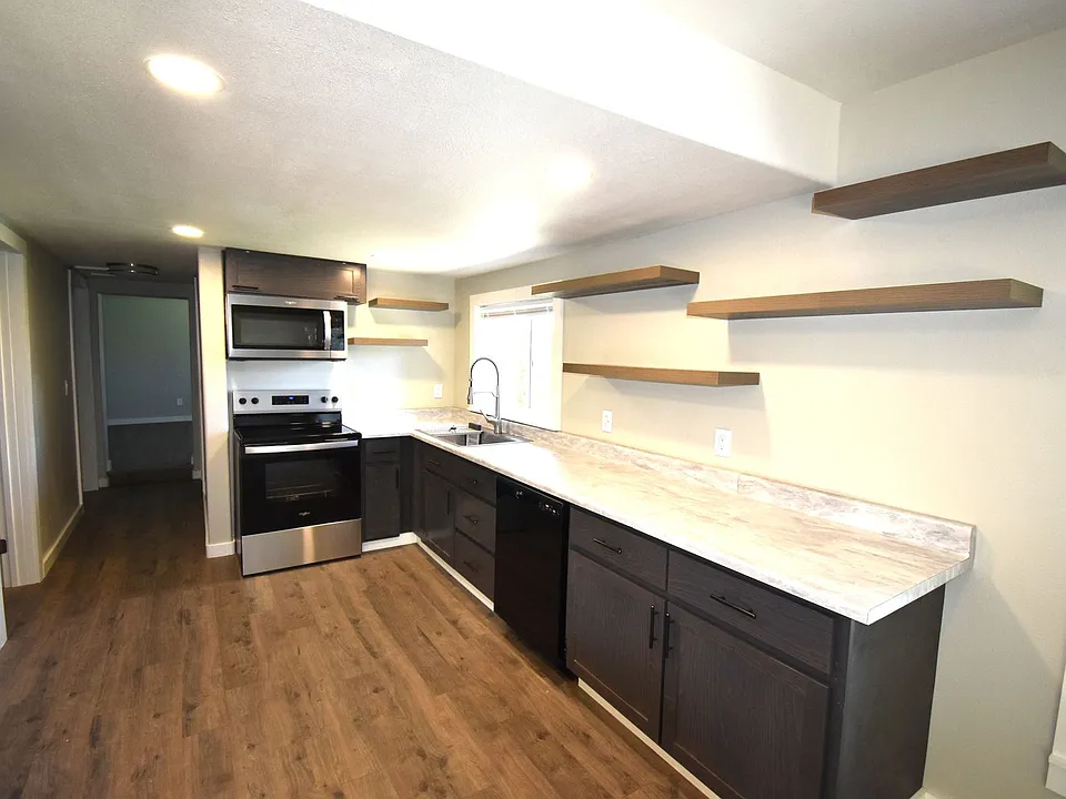 157 Holloway Hts