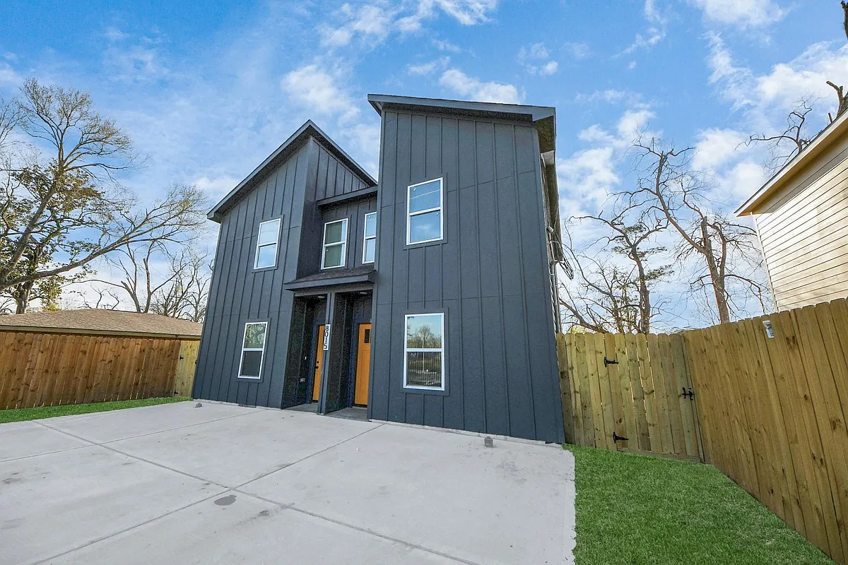 Building Photo - 8015 Elbert St #A/B