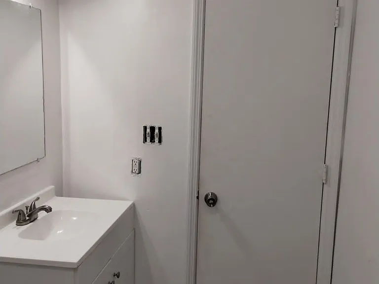 2491 Russell St #F — Photo 6