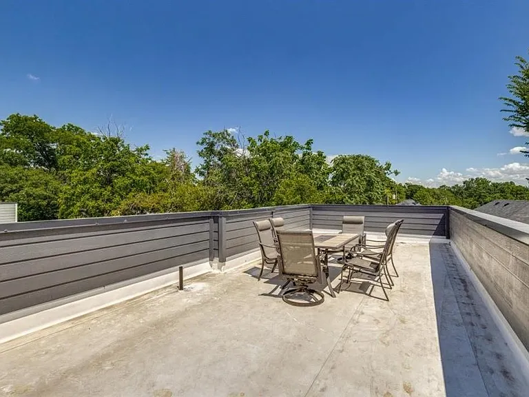 2214 Dyson St — Photo 10