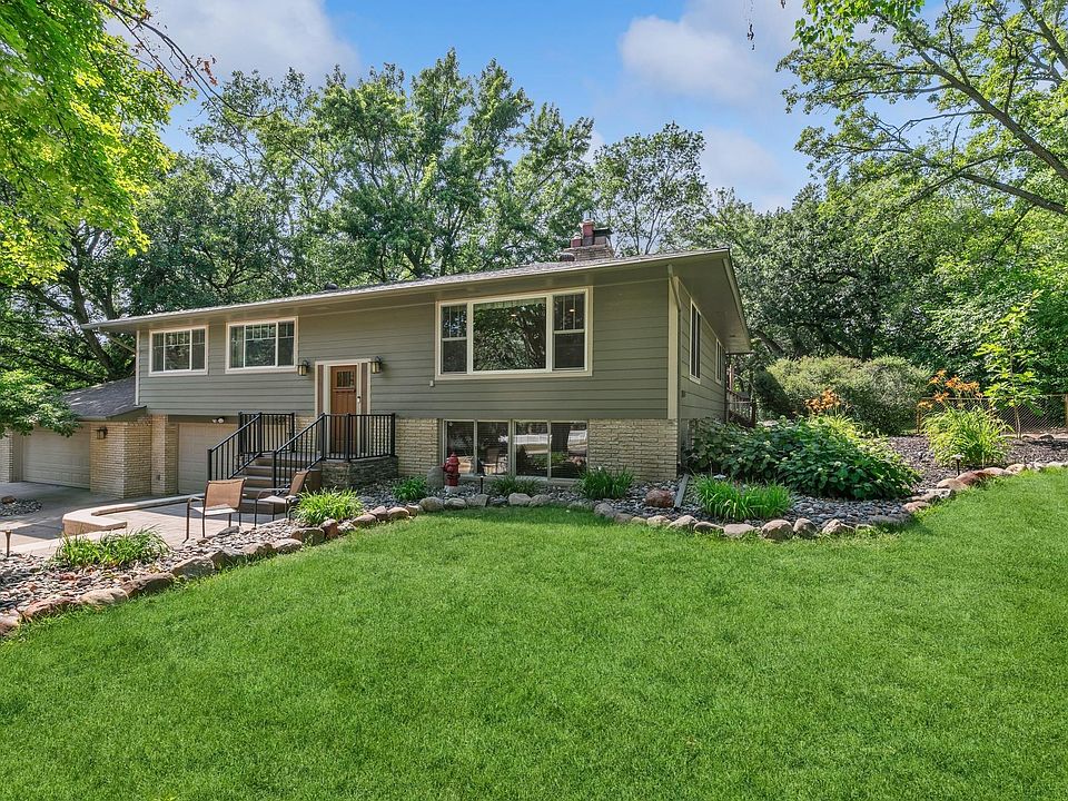1st image of 1923 Parkmont Ln