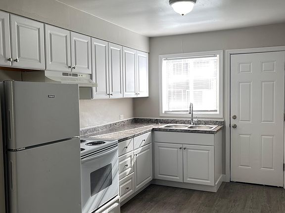 5th image of 816 14th St NE