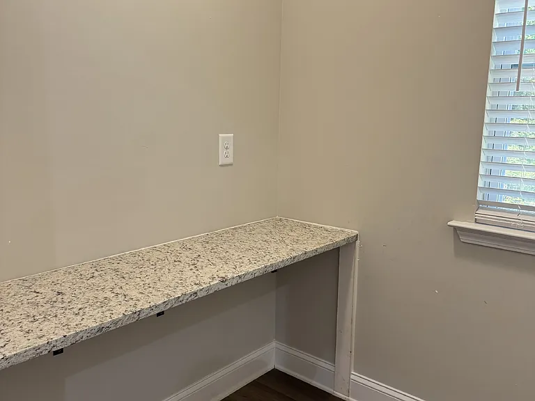 2644 Ladd Dr — Photo 5