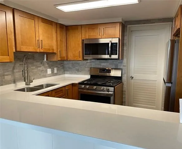 4562 Lake Ave — Photo 7