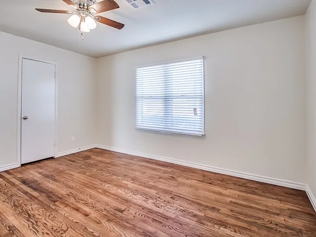 950 Dakota St — Photo 24