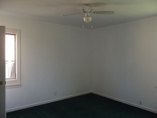 4th image of 1419 Dickson St