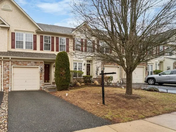 66 Brookview Ln, Pottstown, PA 19464