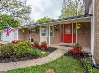 8717 Powder Horn Rd, Springfield, VA 22152