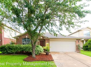 11407 Shoal Creek Dr, Pearland, TX 77584