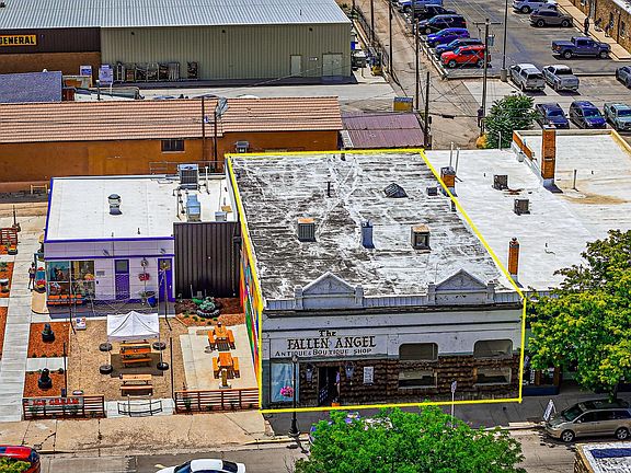 5th image of 623 Main St