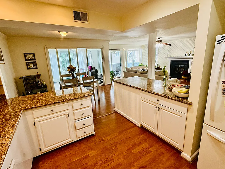 2328 Croix Dr — Photo 10