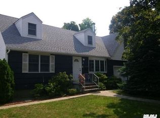 2 Cypress Ave, Bethpage, NY 11714