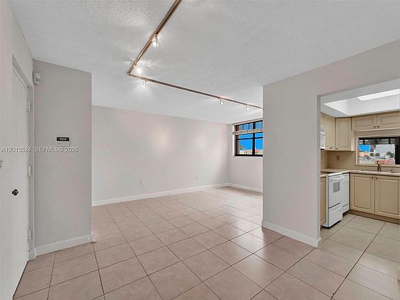 4th image of 9420 W Flagler St APT 312