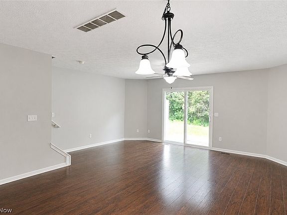 4th image of 6387 Forest Park Dr
