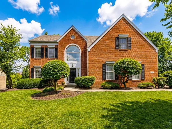 8067 Hunters Ridge Dr, West Chester, OH 45069