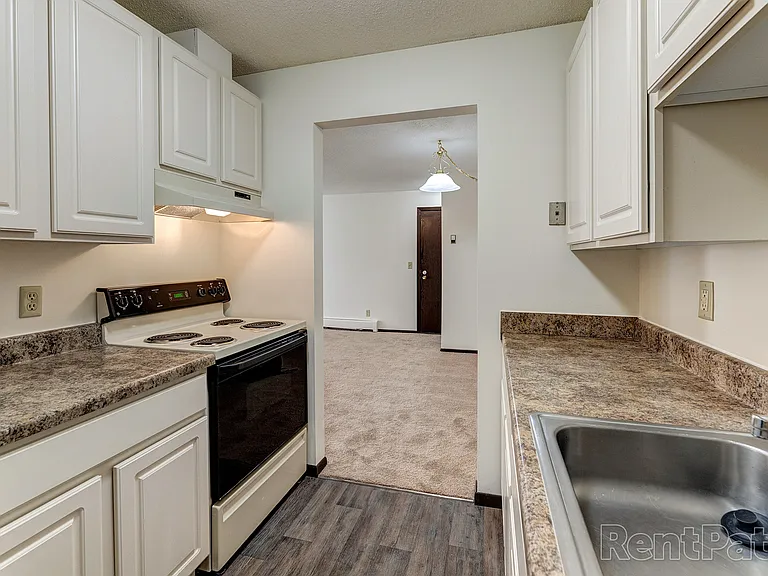Woodmere Apartments — Photo 7