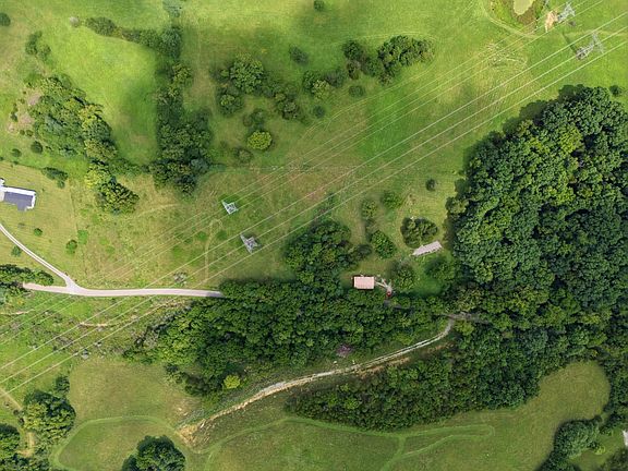 4th image of 860 Snavely Rd