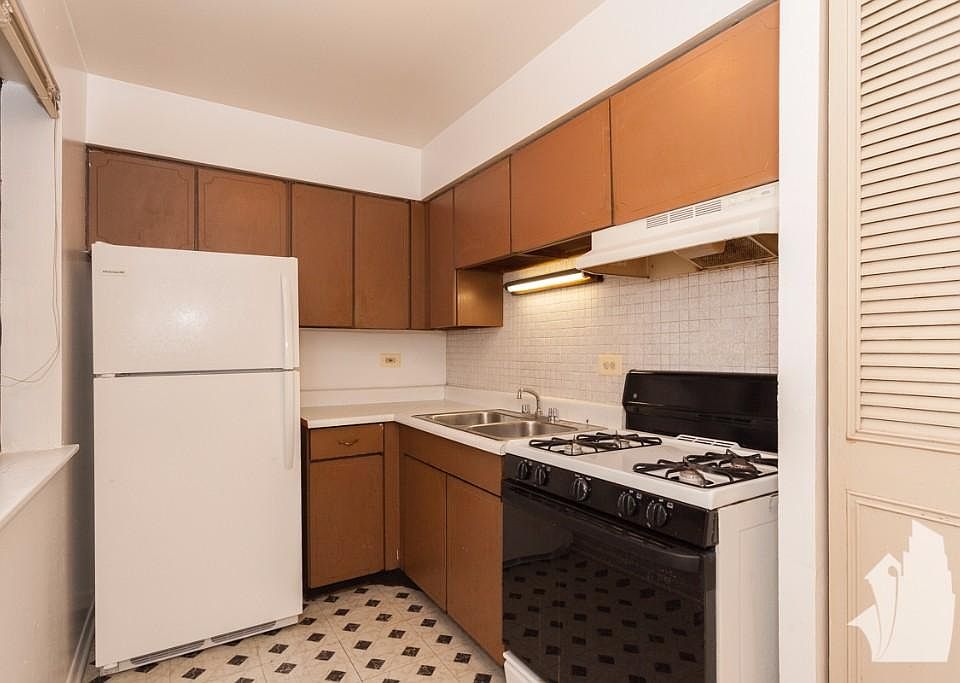 1st image of 3160 N Cambridge Ave APT 307L