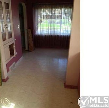 3 Dining Room.JPG