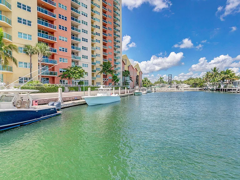 2650 Lake Shore Dr #2303 — Photo 32