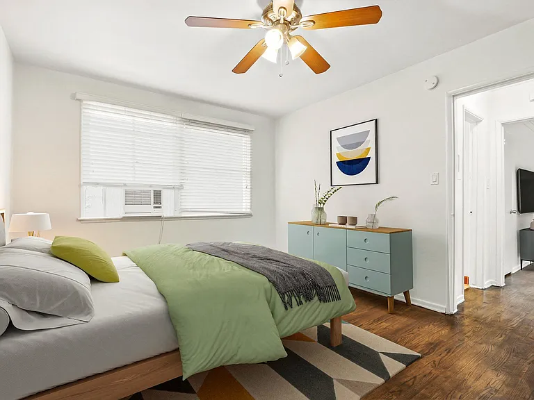 Hayworth Avenue Apartments — Photo 4