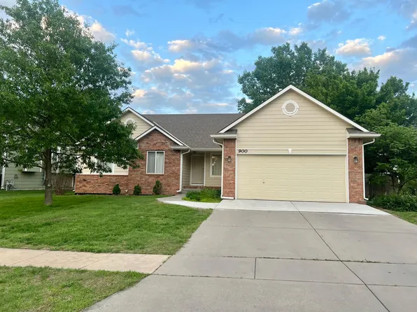 900 N Timberleaf Dr, Derby, KS 67037