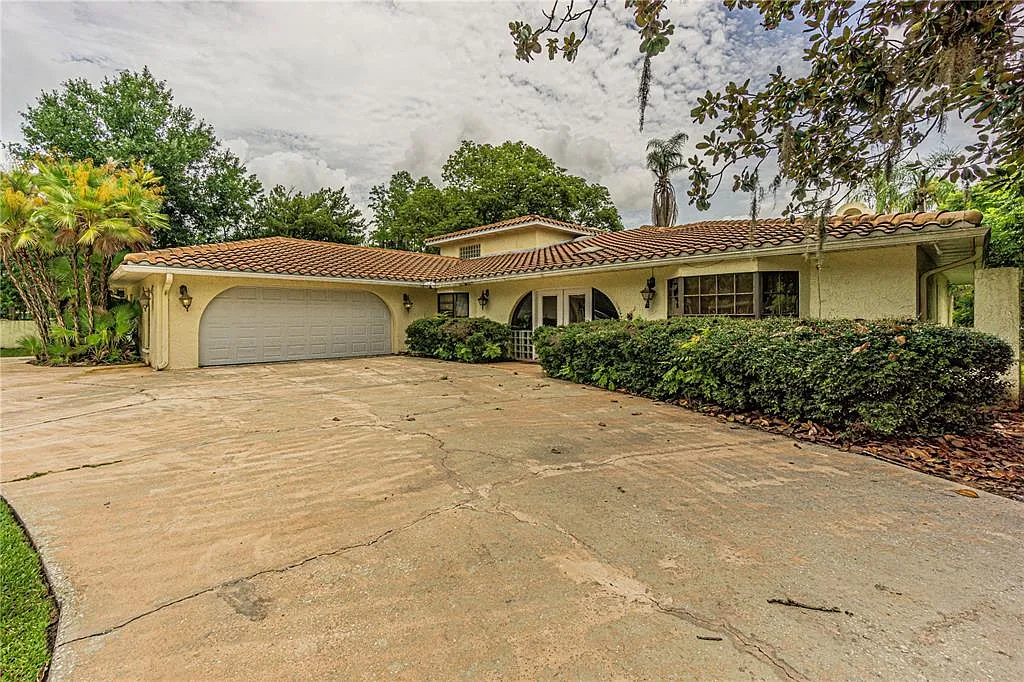 5 bed, 3.0 bath, 4142 sqft, $5,495 — Photo 4