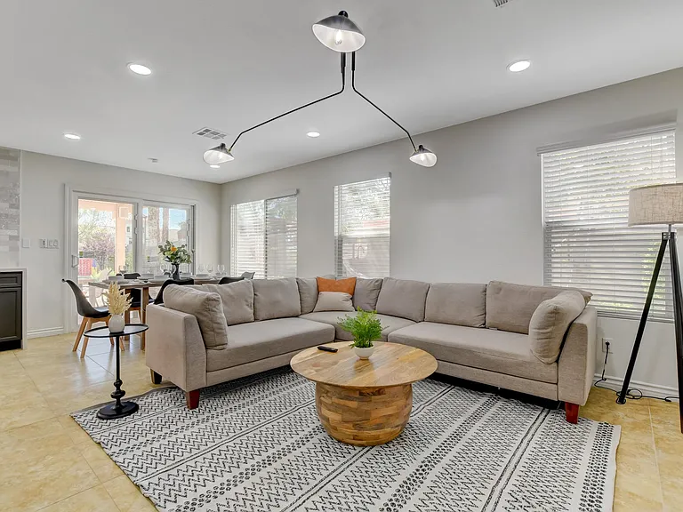 457 Compo Ave — Photo 8