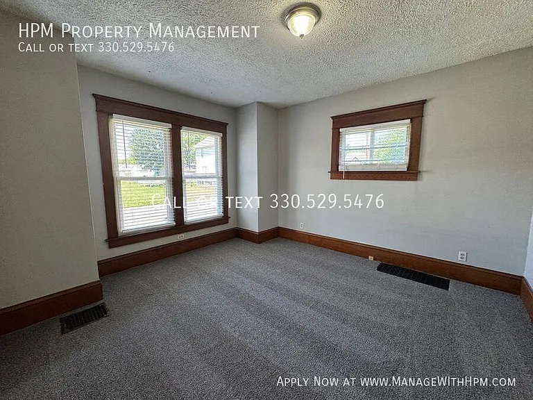 2325 Clyde Pl SW — Photo 5