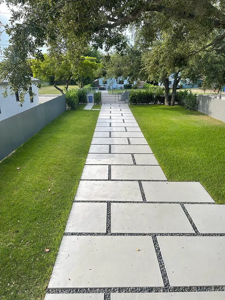 400 NW 48th St — Photo 3