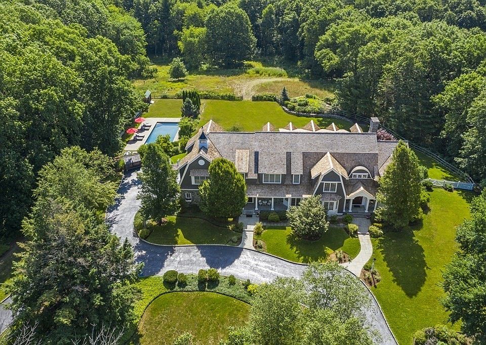 1266 Monument St, Concord, MA 01742 | Zillow