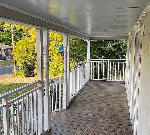 3rd image of 230 Stowe Ave