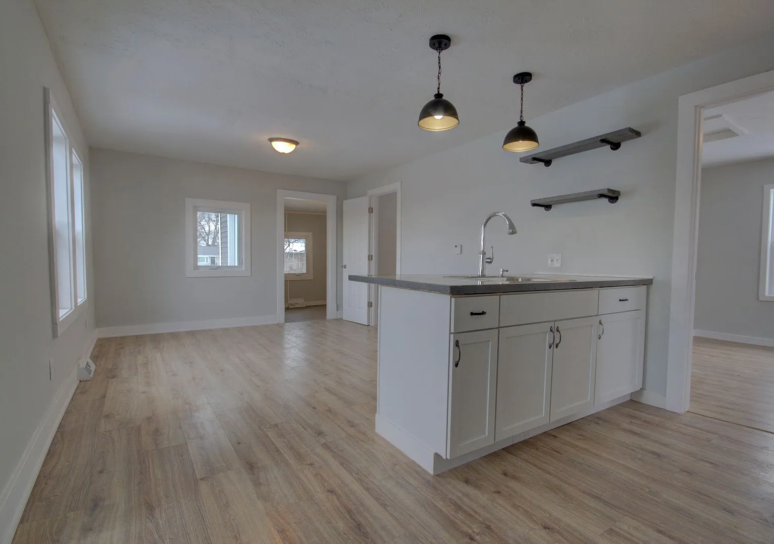 2 Bed 1 Bath House For Rent — Photo 4