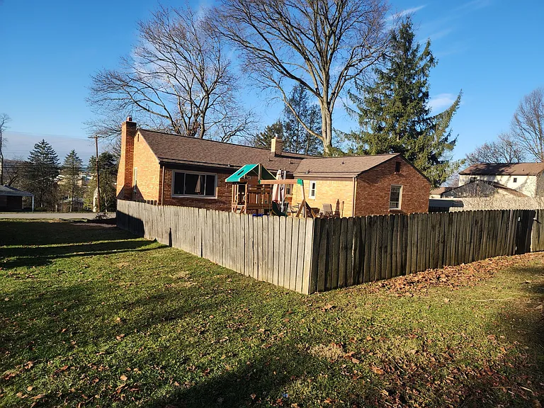 2641 Milford Dr — Photo 30