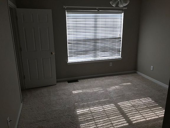 4th image of 104 Starr Ave APT 158