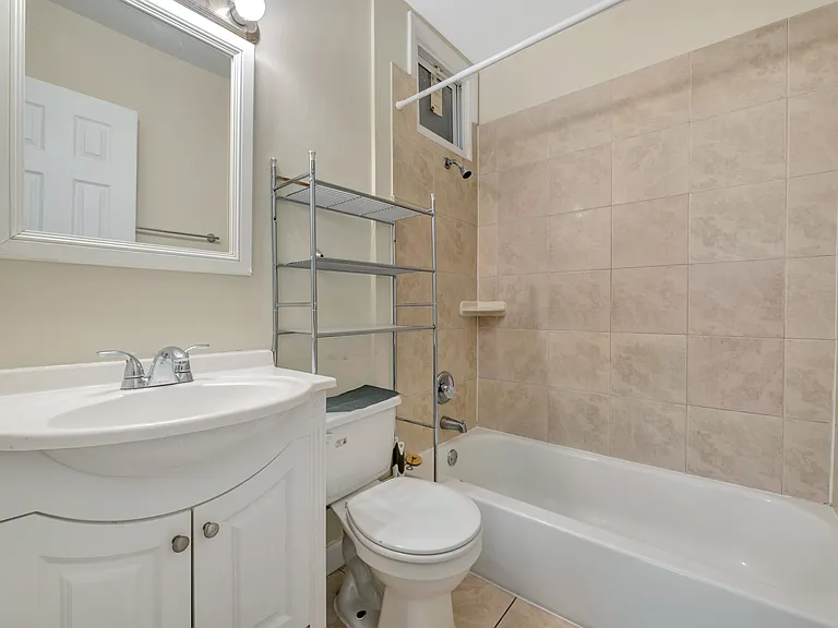 1200 Penn St NE #1 — Photo 11