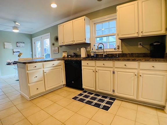 5th image of 2425 Woodmont Dr
