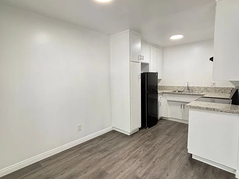 1024 Cedar Ave — Photo 5