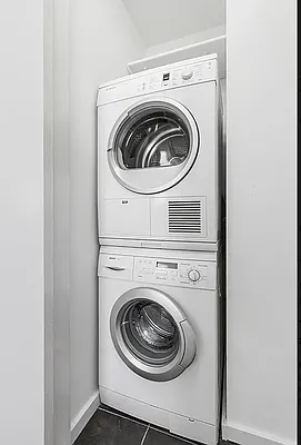 Sold by Luca Paci Real Estate | media 10